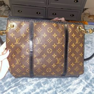 Louis Vuitton bag *FINAL OFFER*